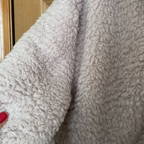 Wmn’s Gap Lg teddybear 3/4” zip jacket, blush pink, like new! - Picture 2 of 5